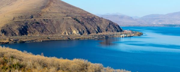 lac turquoise de Sevan