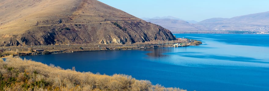 lac turquoise de Sevan